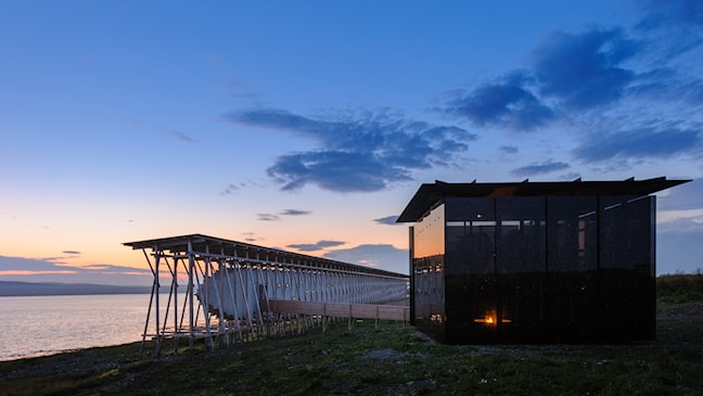 Bildet viser Steilneset minnested langs Nasjonal turistveg Varanger. Fullført 2011. Kunstner: Louise Bourgeois. Arkitekt: Peter Zumthor. Foto: Roger Ellingsen, Statens vegvesen