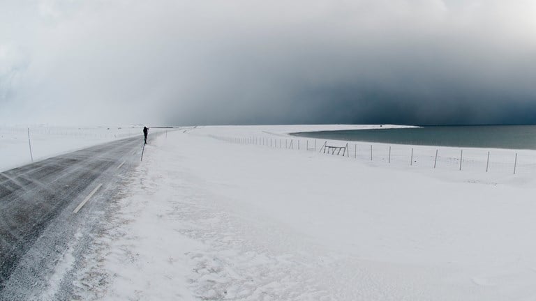 Vinter i Varanger, E 75 mellom Komagvær og Kiberg. Foto: Øyvind Antonsen