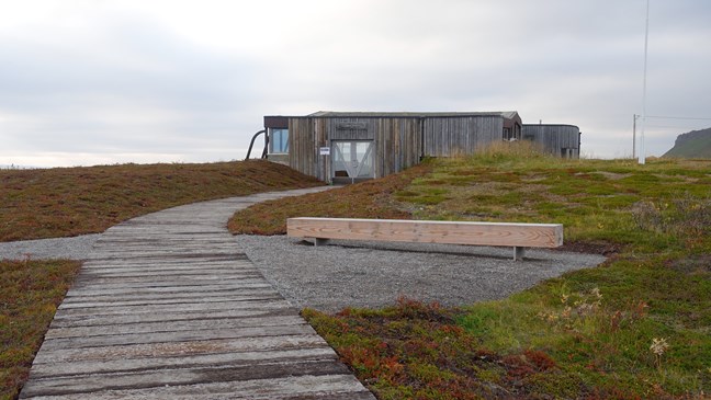 Mortensnes kulturminneområde ligger idyllisk til på et nes i den indre delen av Varangerfjorden.