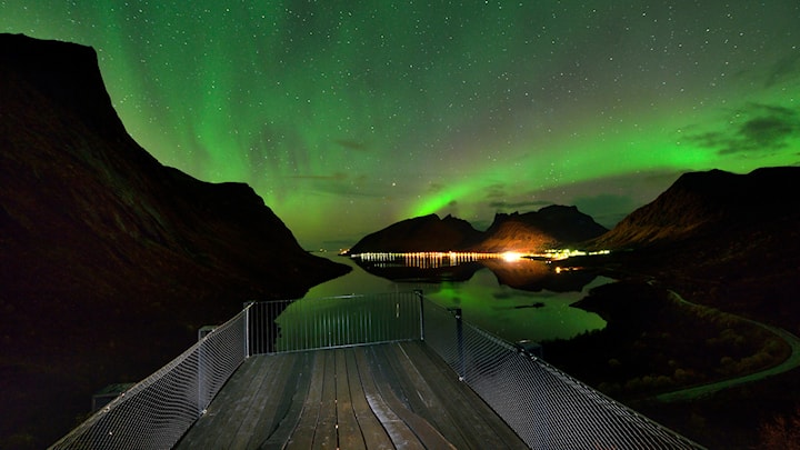 Nordlys ved utsiktspunktet Bergsbotn.