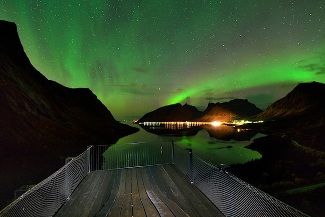 Northern lights at the Bergsbotn viewpoint.