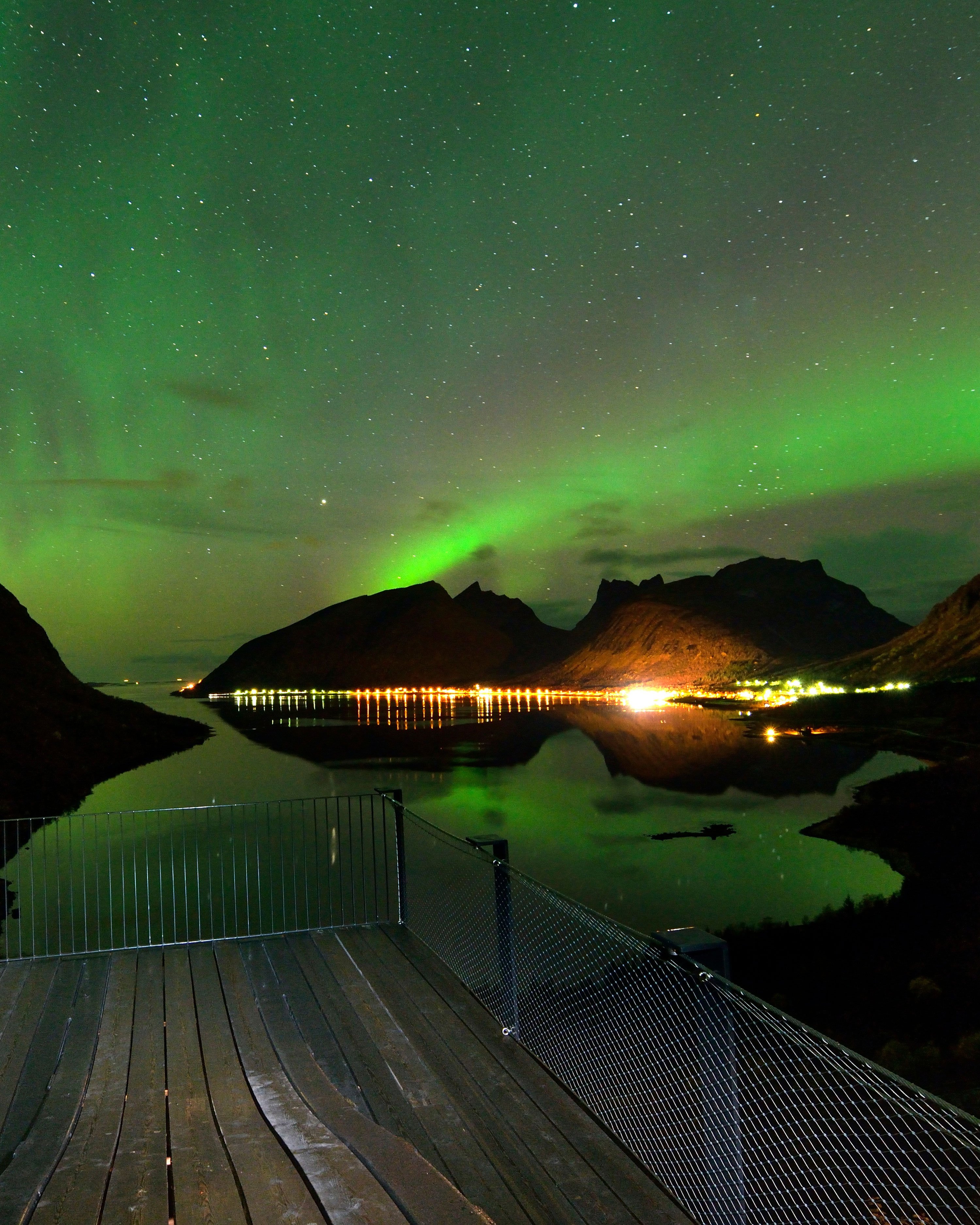 Nordlys ved utsiktspunktet Bergsbotn.