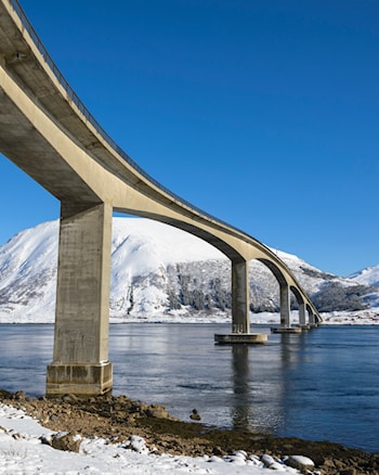 Gimsøystraumen bru.