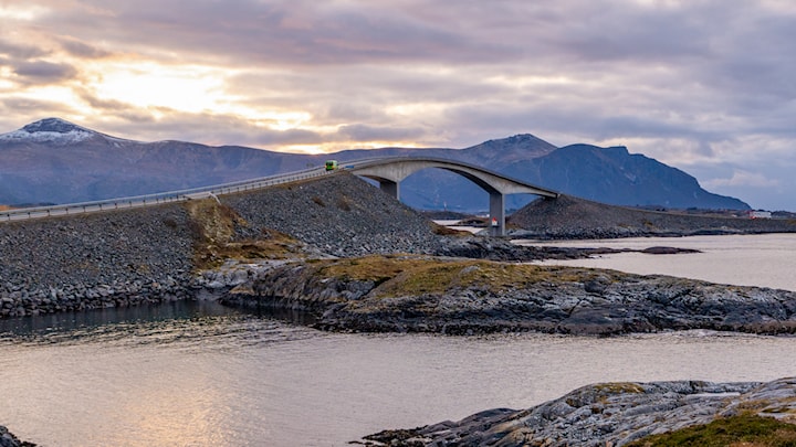 Storseisundbrua ved Nasjonal turistveg Atlanterhavsvegen.