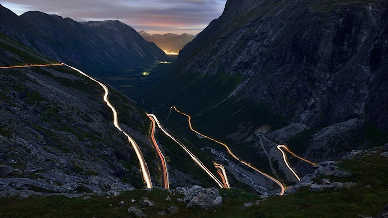 Nattlig utsikt over Trollstigen, Nasjonal turistveg Geiranger – Trollstigen.