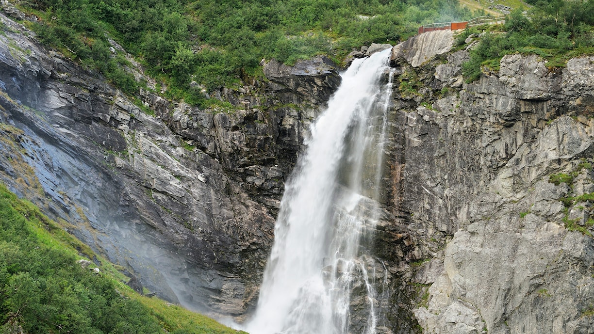 Videfossen. Norwegian Scenic Route Gamle Strynefjellsvegen.