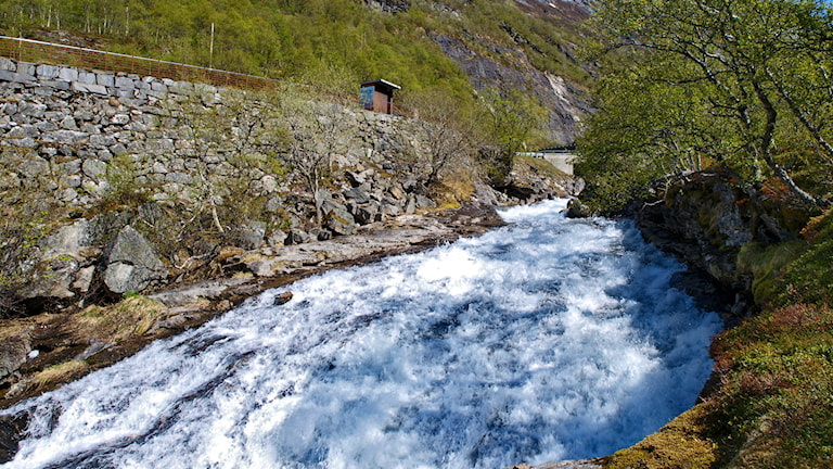 Øvstefossen.