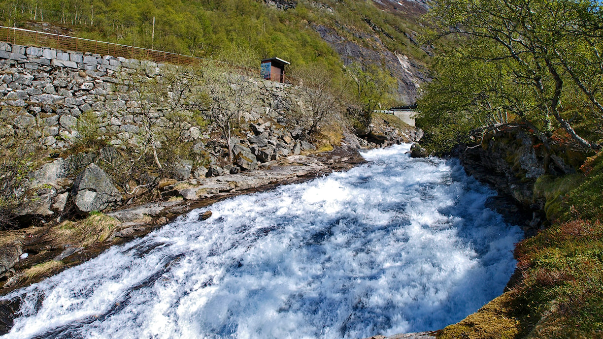 Øvstefossen.