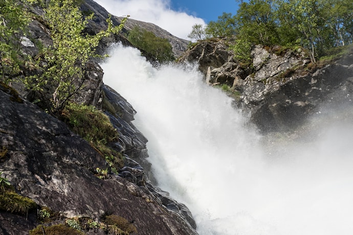 Øvstefoss.