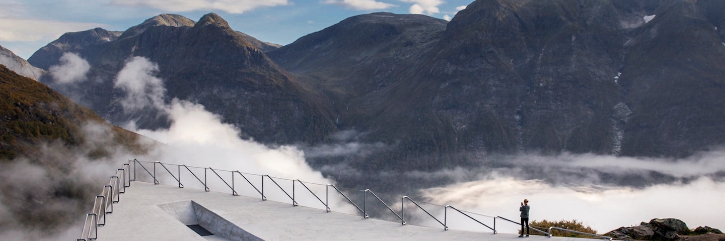 Rasteplassen Utsikten ved Nasjonal turistveg Gaularfjellet.