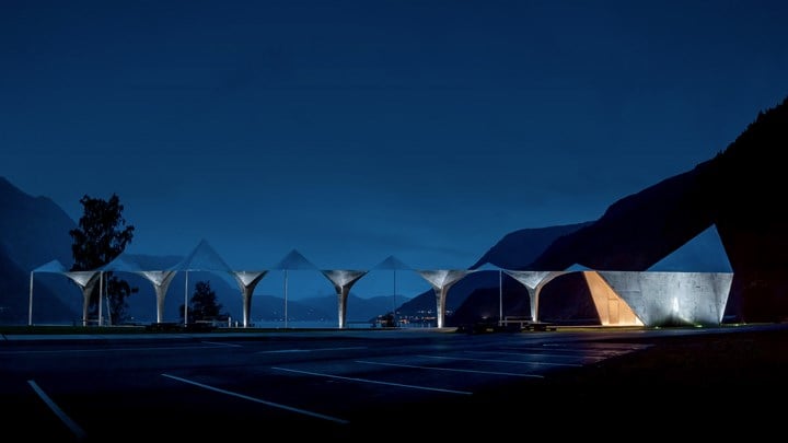 Bildet viser Espenes rasteplass langs Nasjonal turistveg Hardanger. Fullført 2022. Arkitekt: Code Arkitektur. Foto: Fovea.Studio