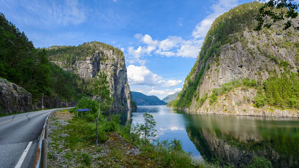 Suldalsporten, Suldalsvatnet.