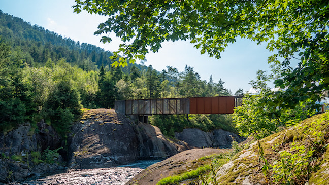 Høse bru ved Sandsfossen over Suldalslågen.