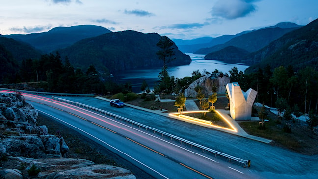 Ostasteidn rasteplass ved Sandsfjordbrua i Suldal.